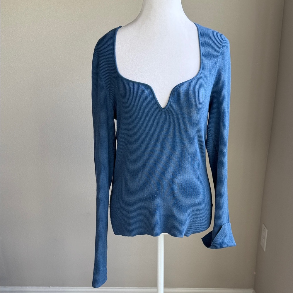 H&M women’s blue longsleeve knit top